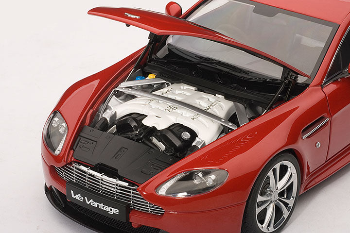 Aston Martin V12 Vantage 2010, rot