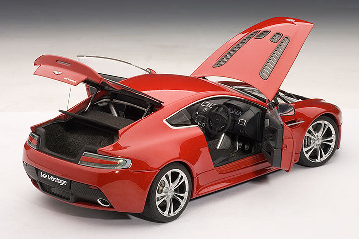 Aston Martin V12 Vantage 2010, rot