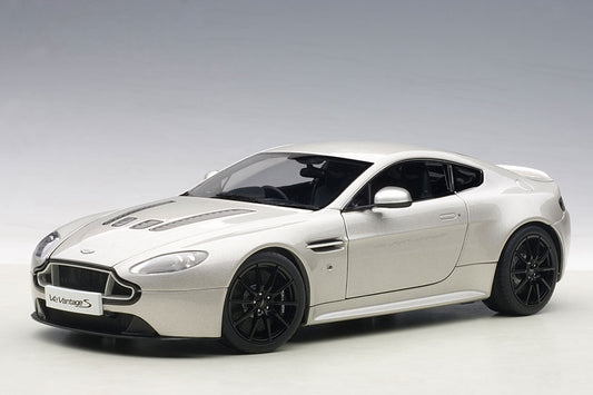 Aston Martin V12 Vantage S, silver