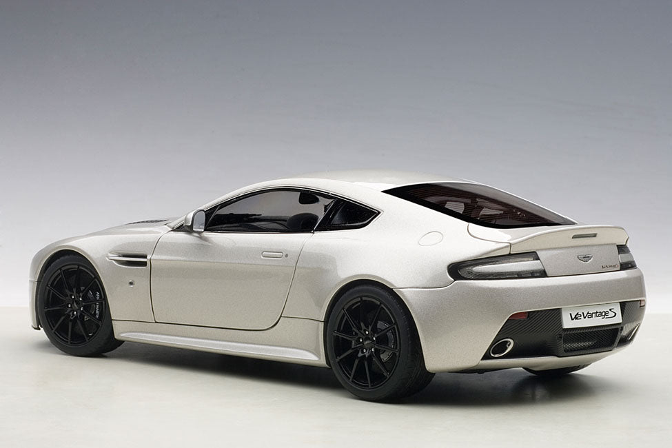 Aston Martin V12 Vantage S, silver