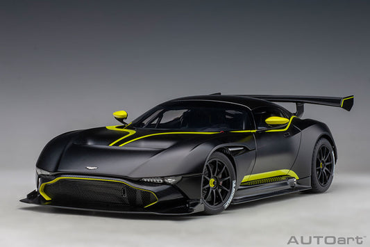 Aston Martin Vulcan 2015, matt black