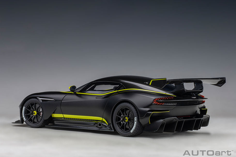 Aston Martin Vulcan 2015, matt black