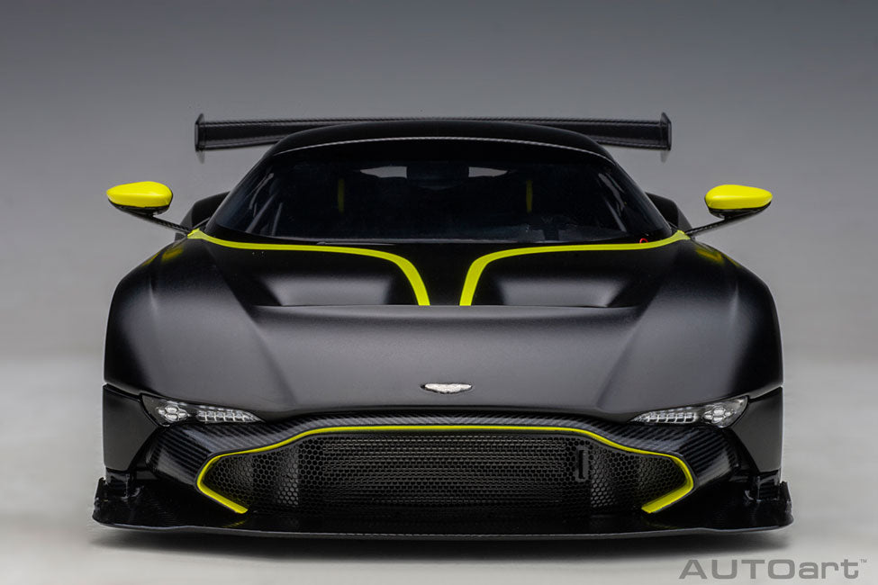 Aston Martin Vulcan 2015, matt black