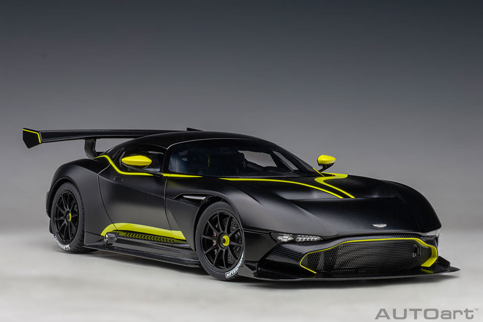 Aston Martin Vulcan 2015, matt black