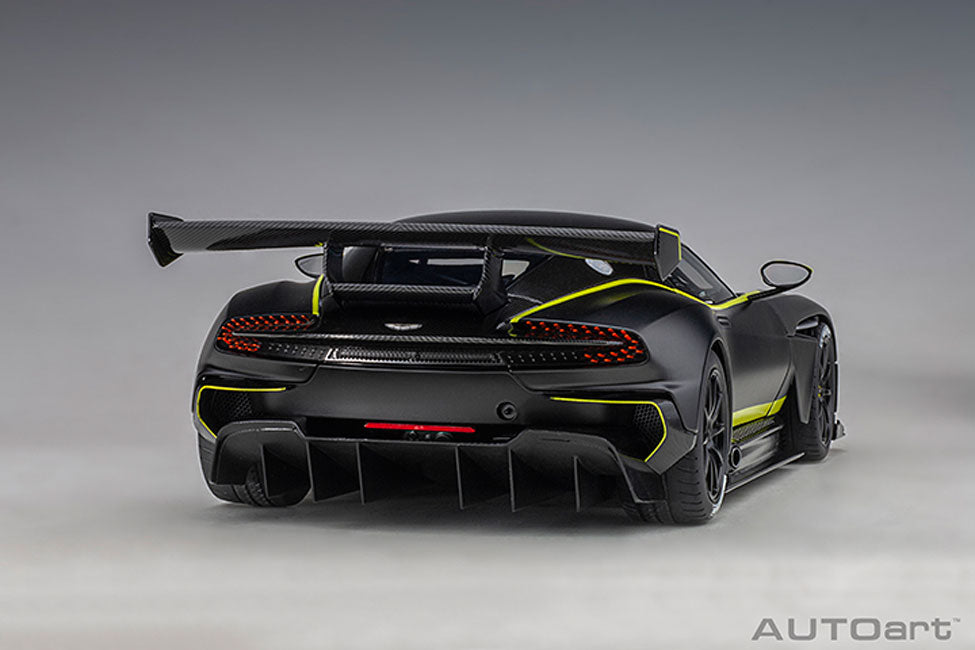 Aston Martin Vulcan 2015, matt black