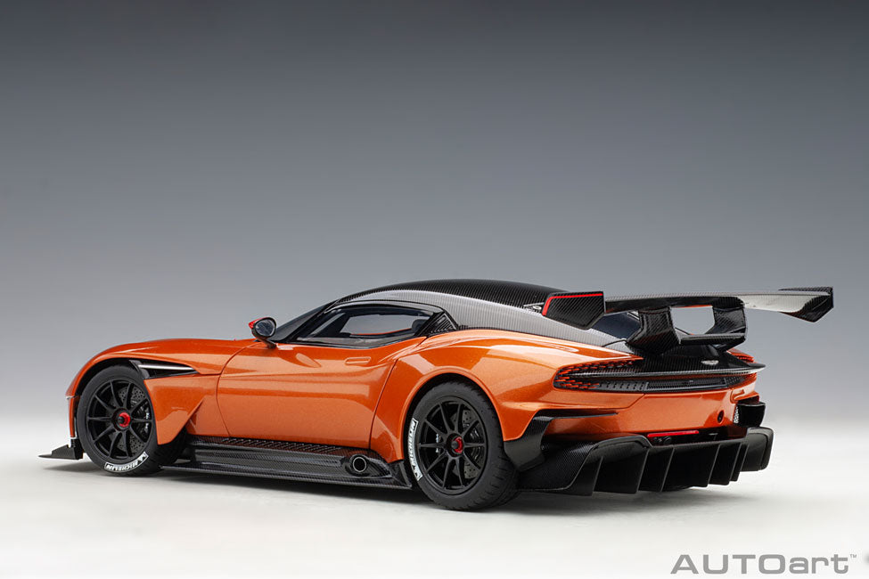 Aston Martin Vulcan 2015, orange