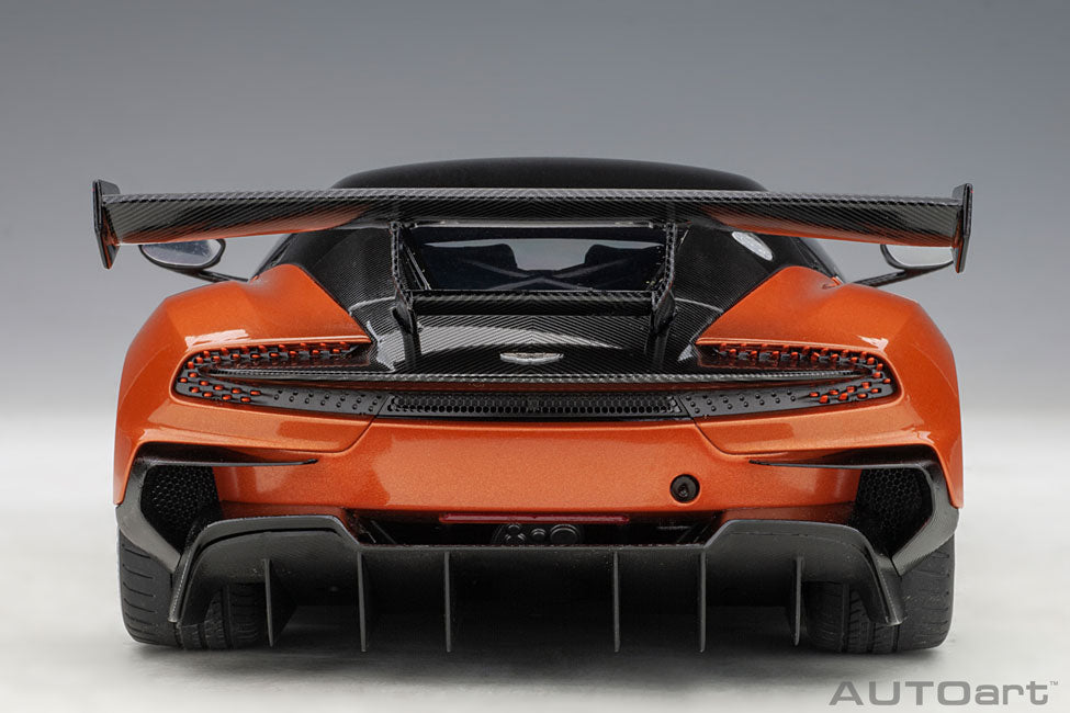 Aston Martin Vulcan 2015, orange