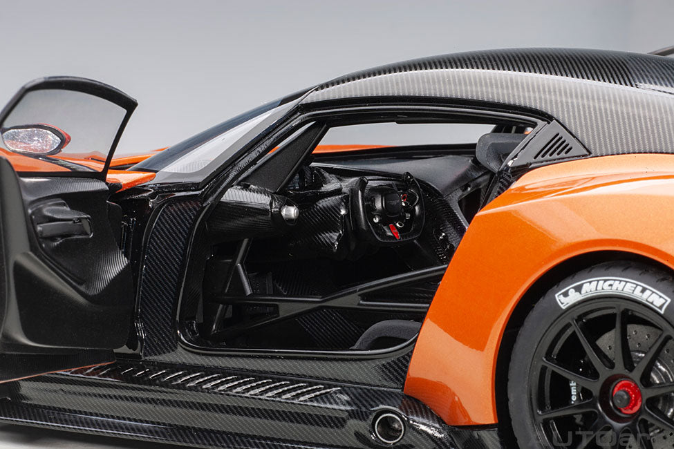 Aston Martin Vulcan 2015, orange