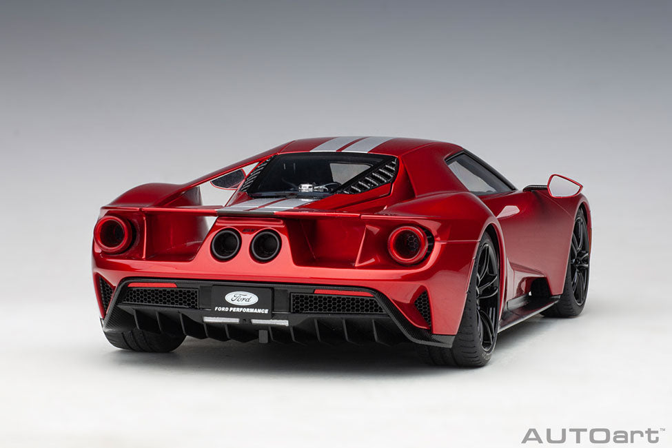 Ford GT 2017, liquid red / silver stripes