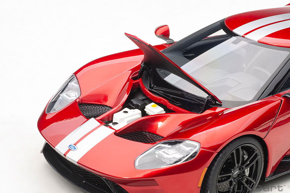 Ford GT 2017, liquid red / silver stripes