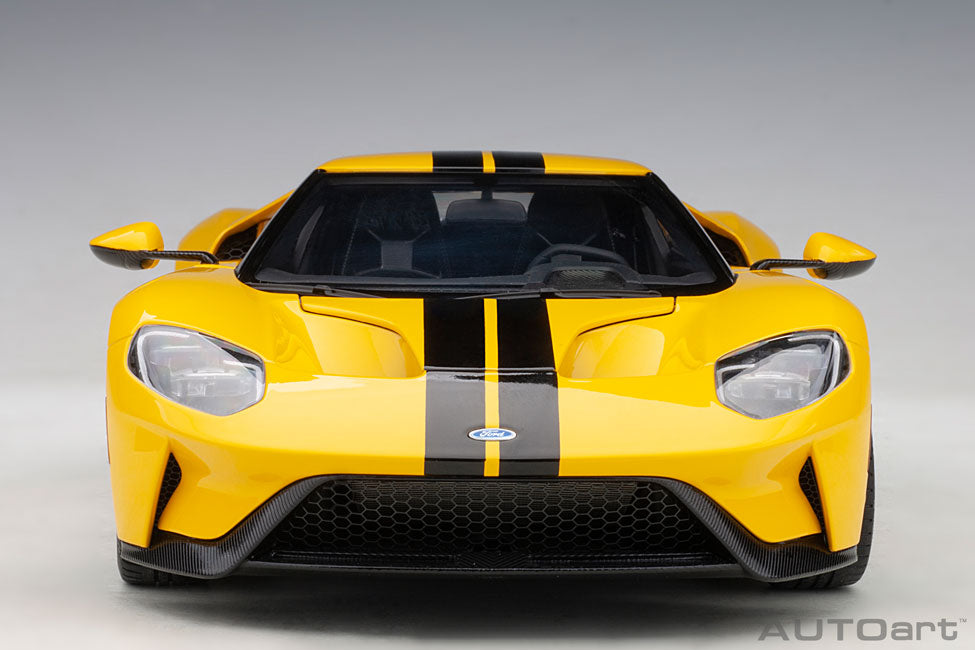 Ford GT 2017, triple yellow / black stripes