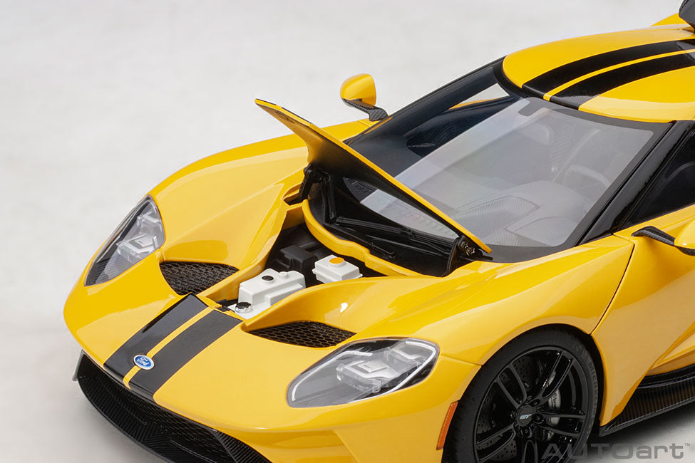 Ford GT 2017, triple yellow / black stripes