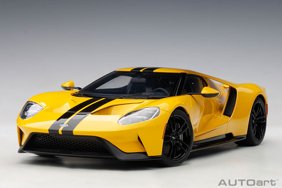 Ford GT 2017, triple yellow / black stripes