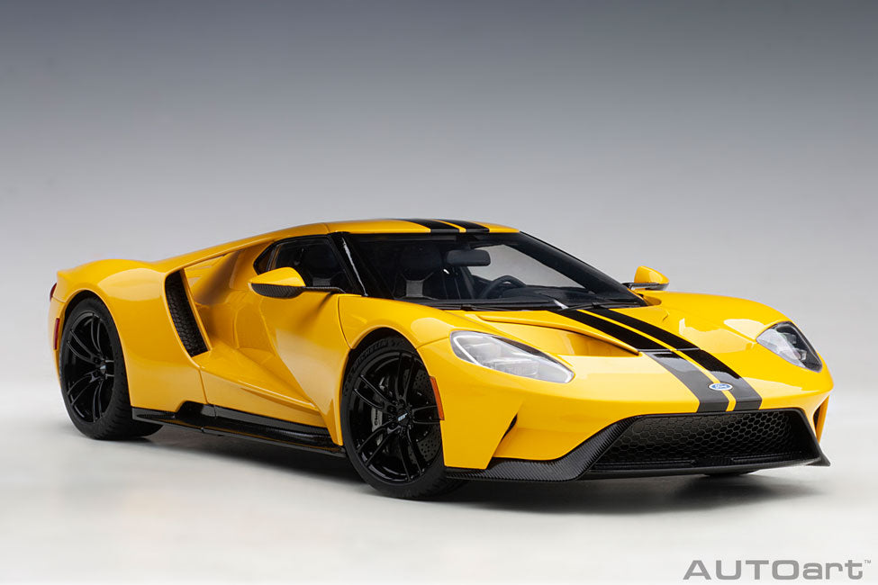 Ford GT 2017, triple yellow / black stripes