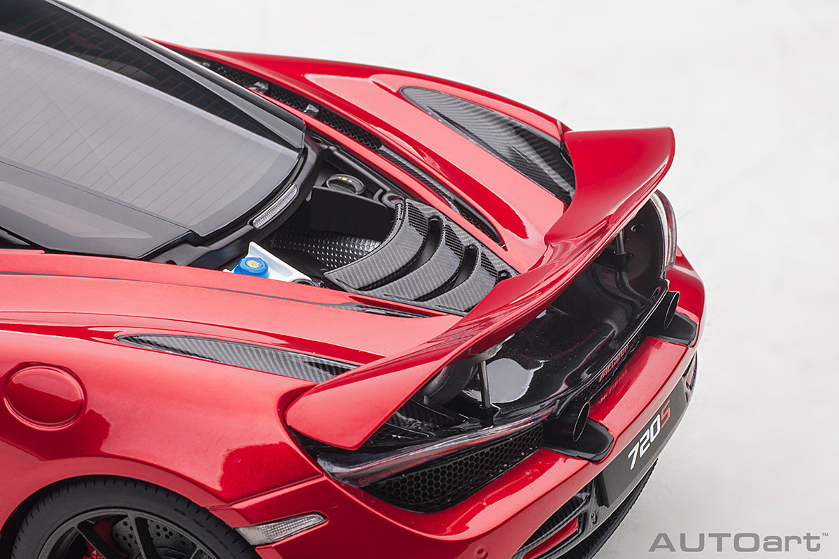 McLaren 720S, memphis red