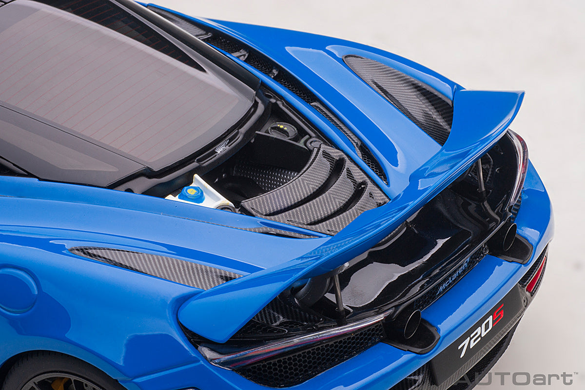 McLaren 720S, paris/metallic blue