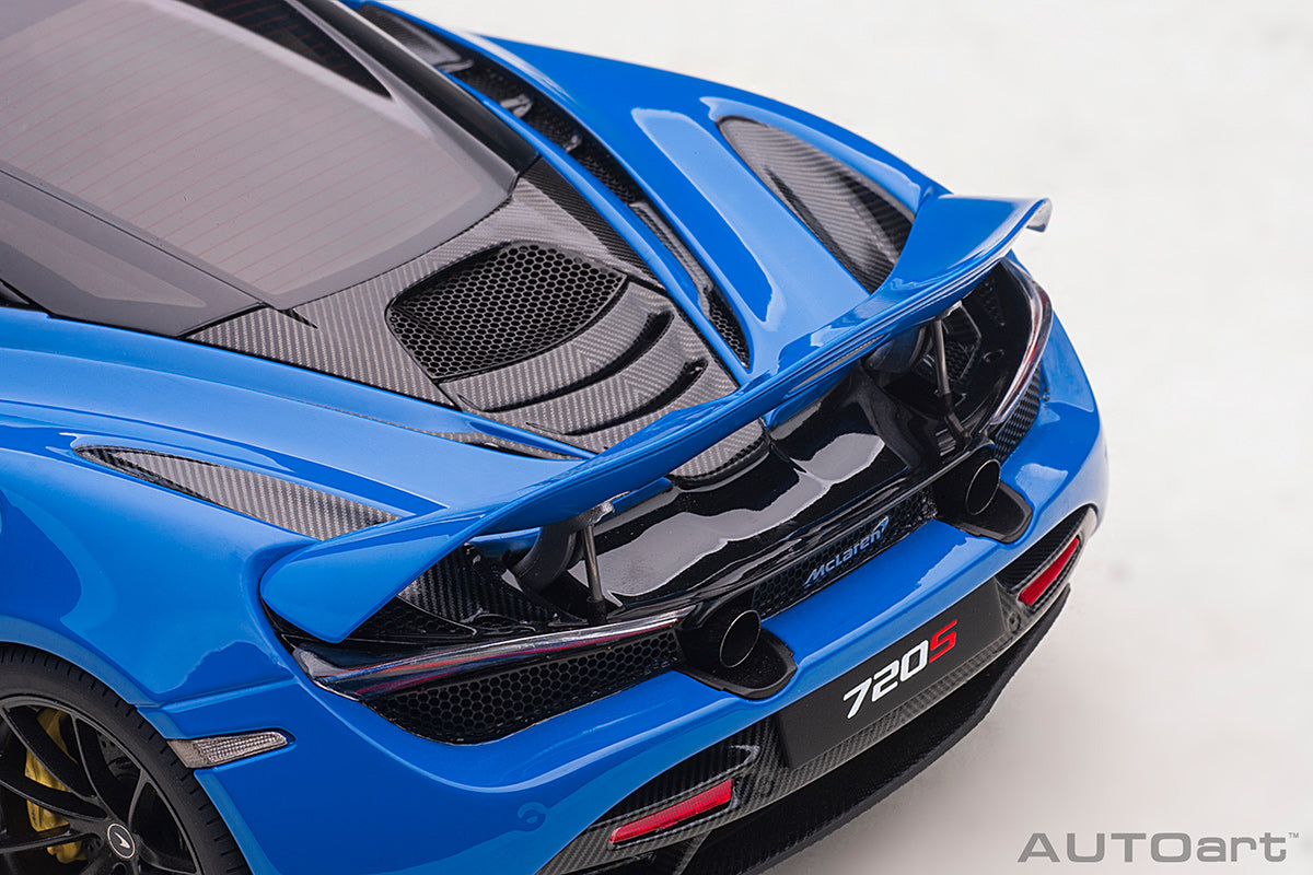 McLaren 720S, paris/metallic blue