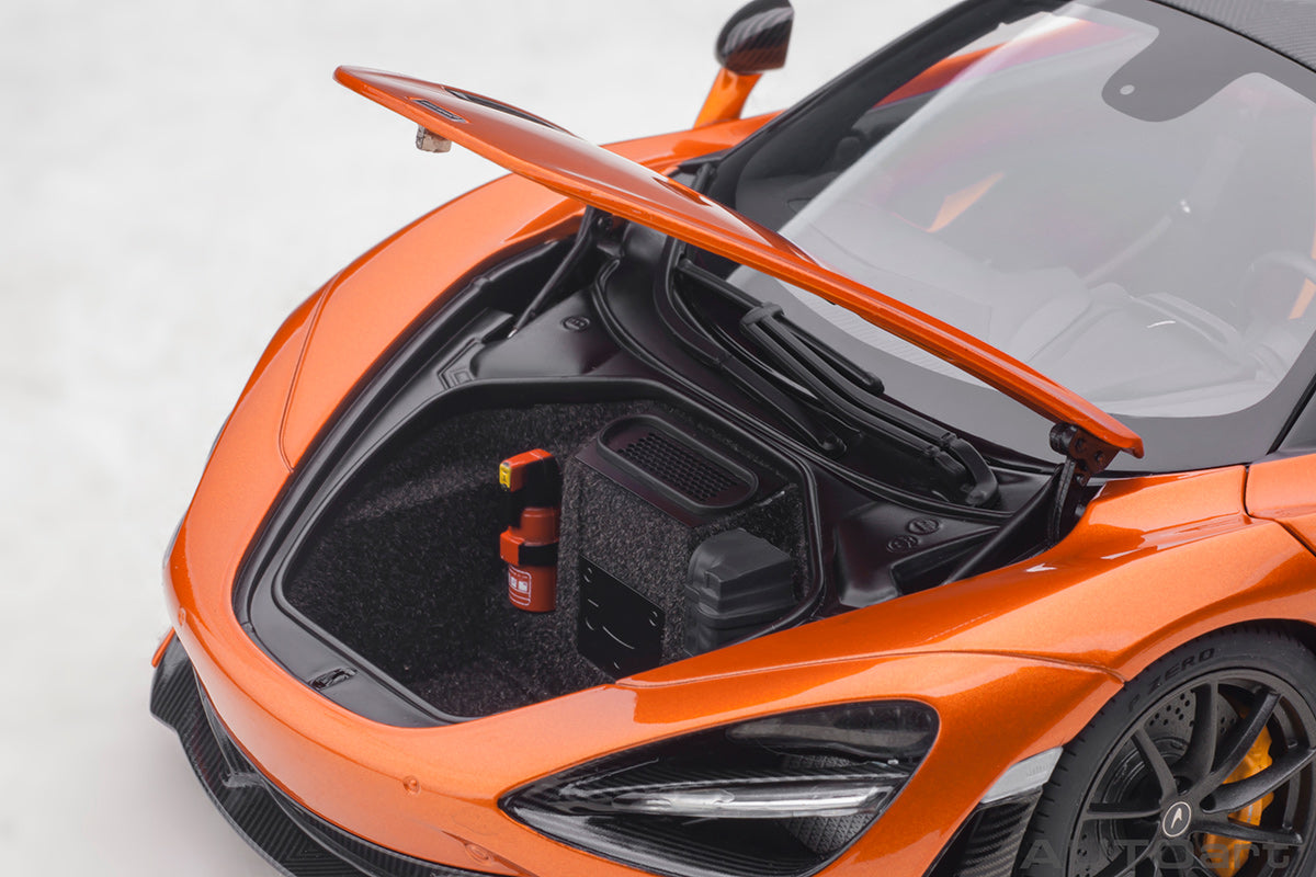 McLaren 720S, azores/metallic orange