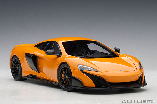 McLAREN 675LT, orange