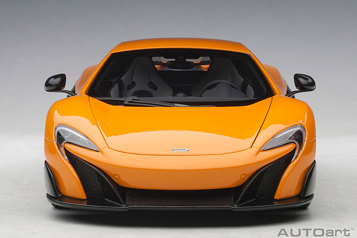 McLAREN 675LT, orange